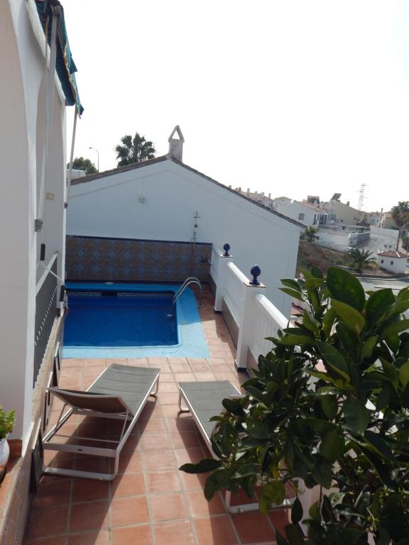 SPACIOUS 4 BEDROOM HOUSE WITH POOL