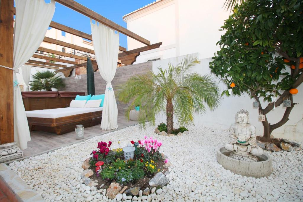 THREE BEDROOM TOWNHOUSE WITH JACUZZI AND PRIVATE POOL