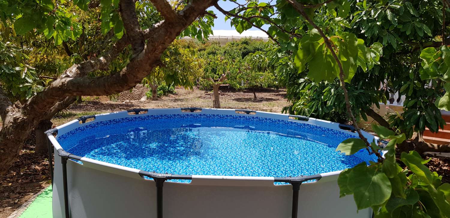 TRANQUILA CASA DE CAMPO CON PISCINA PORTATIL