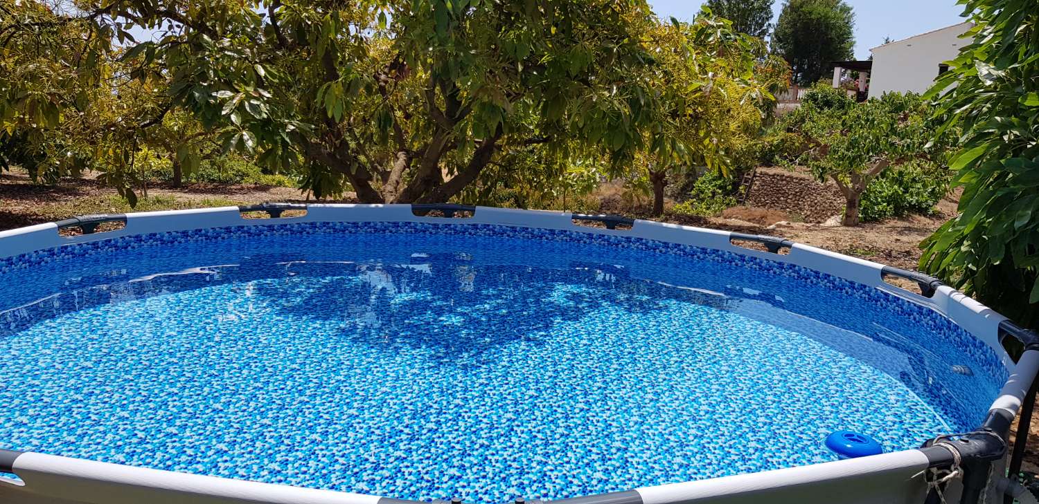 TRANQUILA CASA DE CAMPO CON PISCINA PORTATIL