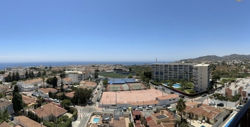 WOHNUNG MIT GEMEINSCHAFTSPOOL, ERSTAUNLICHER AUSSICHT